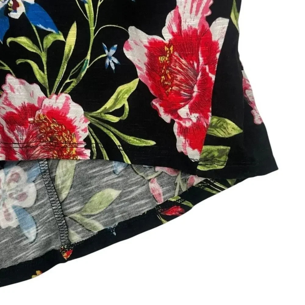 Carmen Marc Valvo Black Floral V-Neck Blouse - Picture 7 of 8